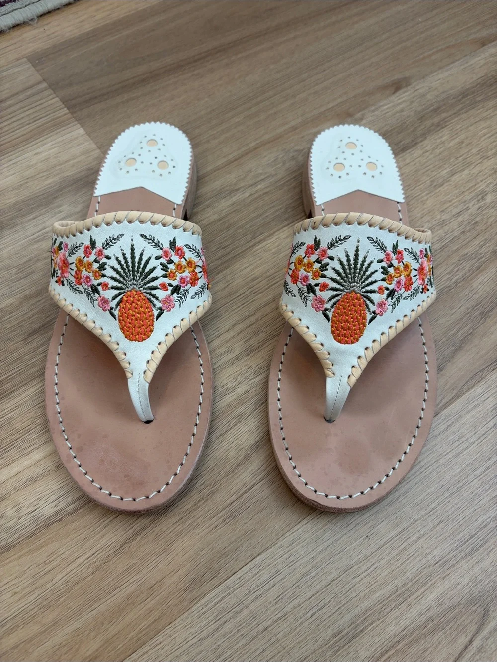 Jack Rogers Pineapple Embroidered Leather Thong Sandals White Size 9.5M - Picture 1 of 5
